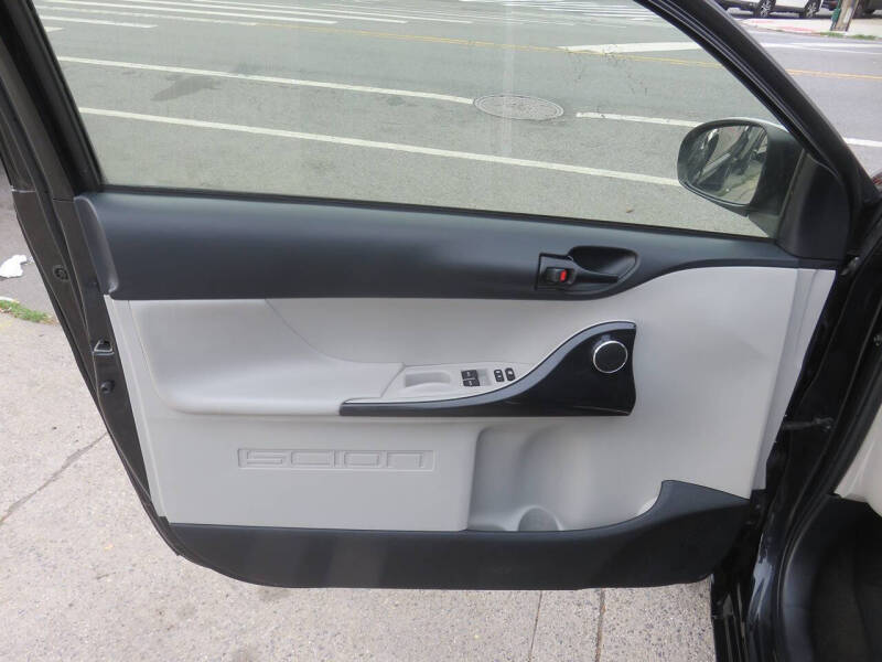 2014 Scion iQ