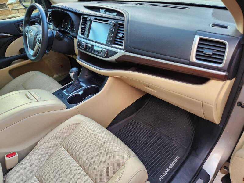 2015 Toyota Highlander Limited - Photo 9