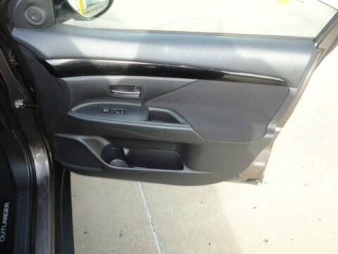 2019 Mitsubishi Outlander ES