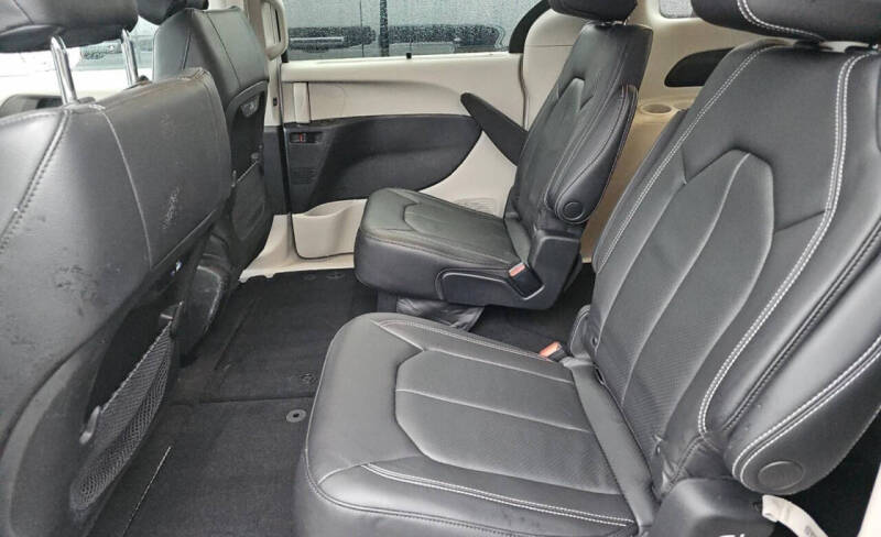 2022 Chrysler Pacifica Touring L