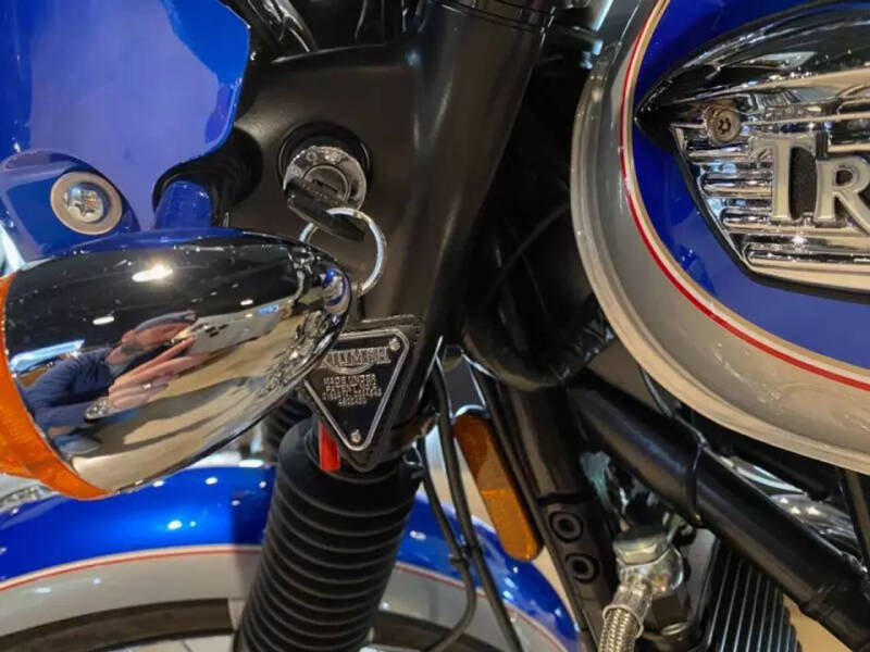 2002 Triumph Bonneville