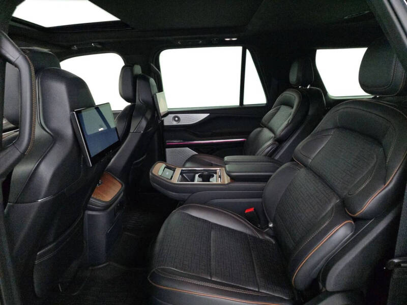 2025 Lincoln Navigator L Black Label