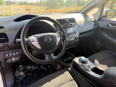 2015 Nissan LEAF