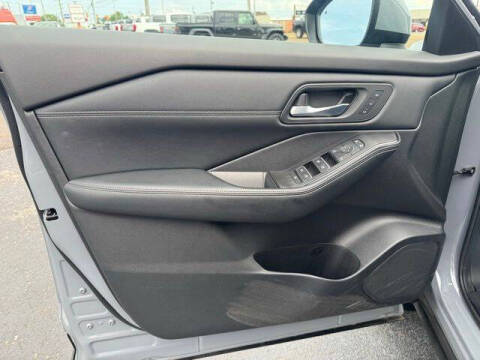 2025 Nissan Rogue SL