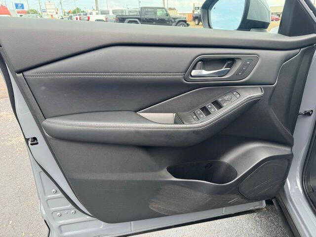 2025 Nissan Rogue SL