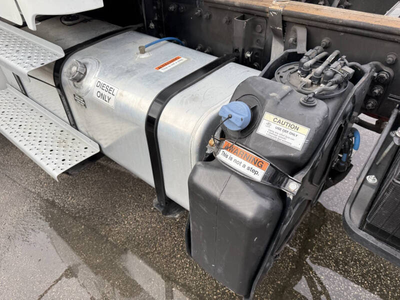 2022 Freightliner M2 106