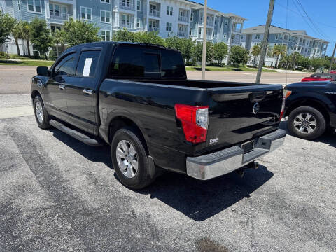 2017 Nissan Titan SV