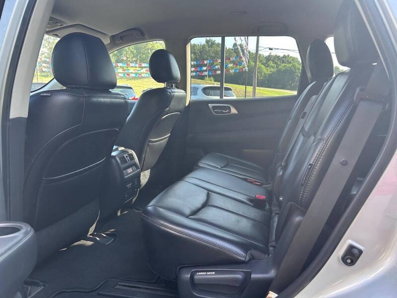 2020 Nissan Pathfinder SL