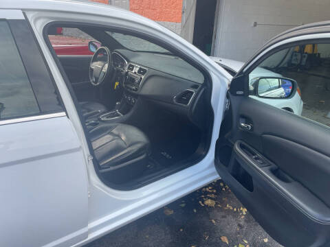 2013 Chrysler 200 Limited