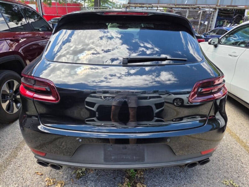 2016 Porsche Macan Turbo