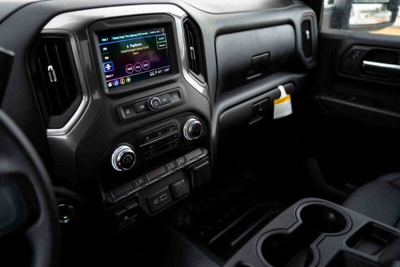 2025 GMC Sierra 2500HD Pro