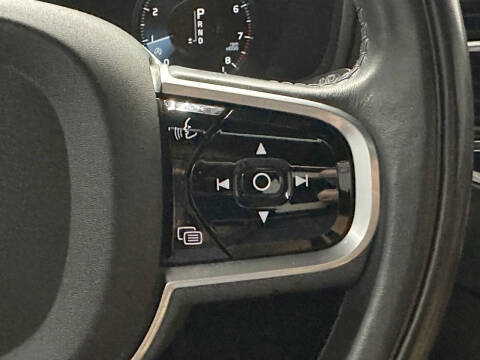 2018 Volvo XC90 T5 Momentum 5-Passenger