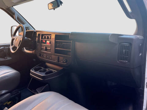 2025 Chevrolet Express 2500