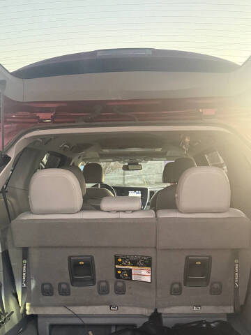 2020 Toyota Sienna XLE Premium 8-Passenger