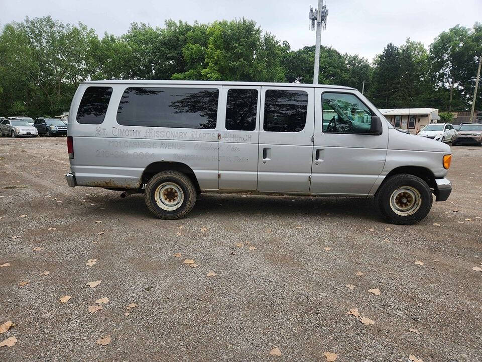 2005 Ford E-Series for sale at Sara Auto Mall, LLC in Cleveland, OH