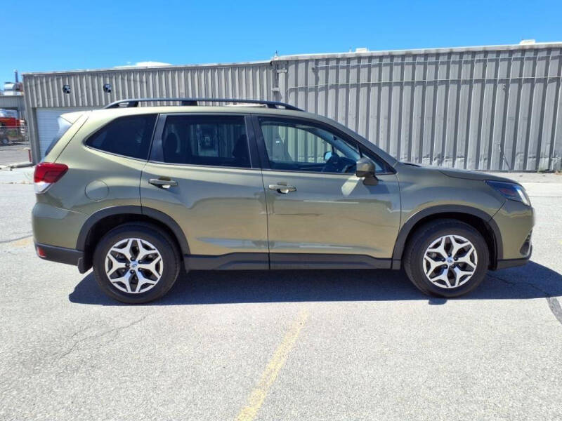2023 Subaru Forester Premium