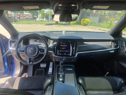 2018 Volvo V90 T6 R-Design