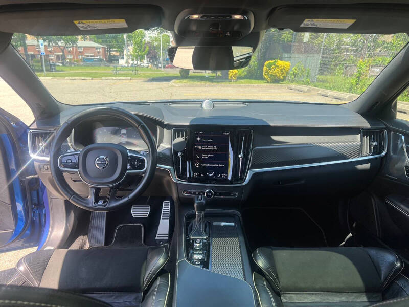 2018 Volvo V90 T6 R-Design