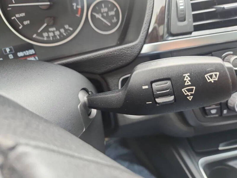 2015 BMW 3 Series 320i