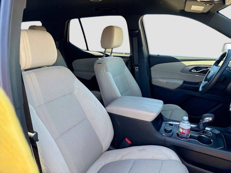 2023 Chevrolet Traverse LS