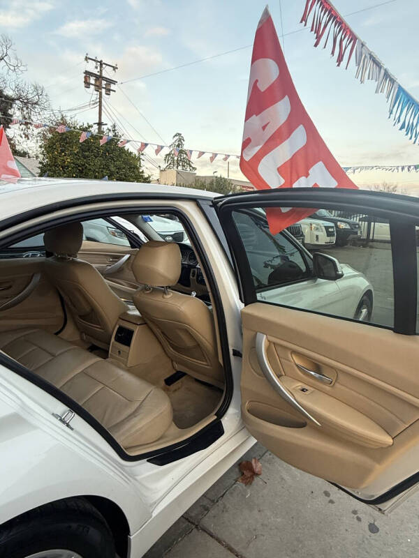 2012 BMW 3 Series 328i