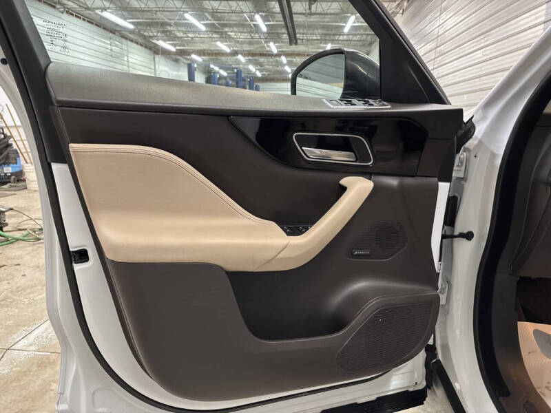 2019 Jaguar F-PACE 25t Prestige