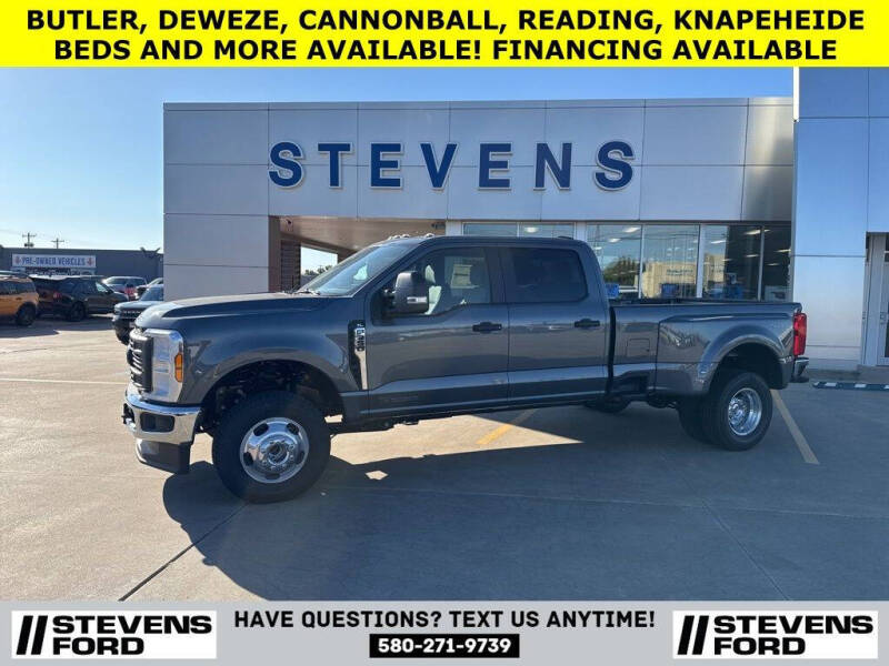 2026 Ford F-350 Super Duty XL's photo