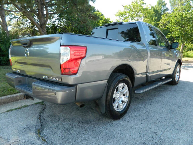 2017 Nissan Titan SV