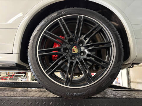 2016 Porsche Cayenne GTS