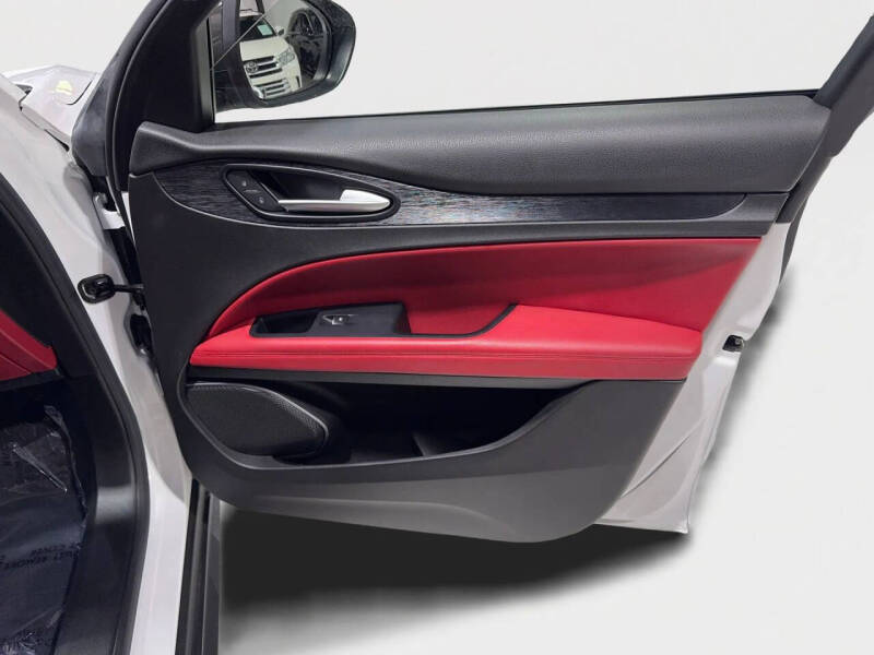 2020 Alfa Romeo Stelvio Sport