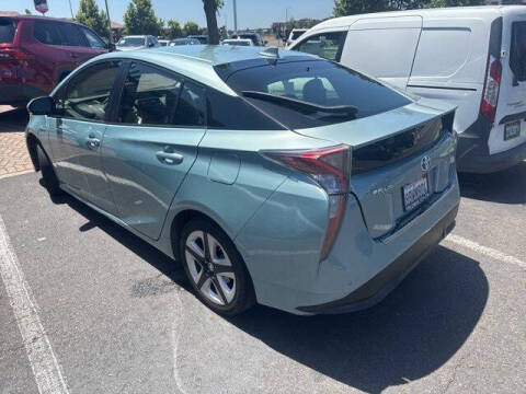 2017 Toyota Prius Three Touring