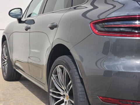 2016 Porsche Macan Turbo