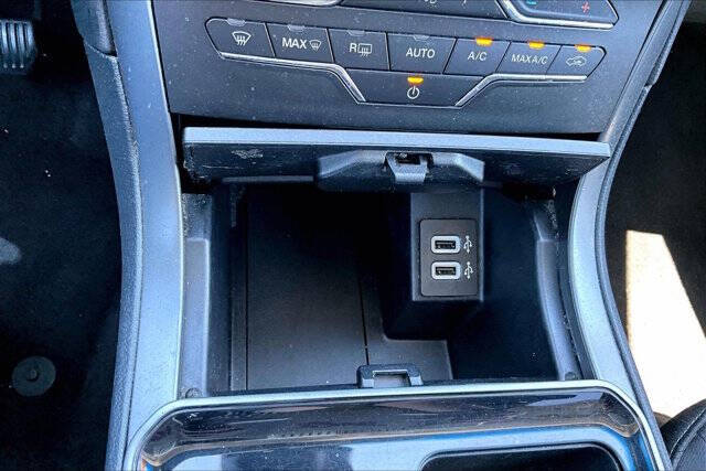2020 Ford Edge SE