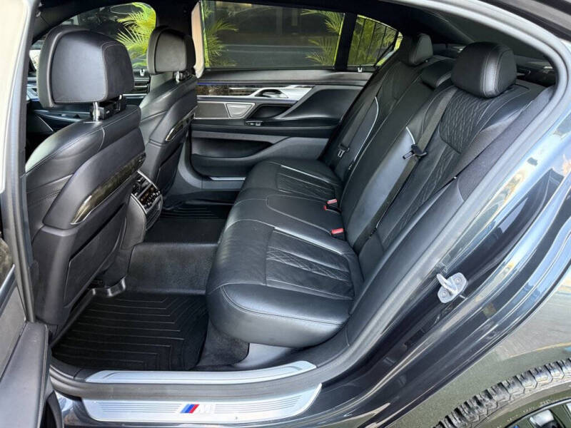 2019 BMW 7 Series 740i