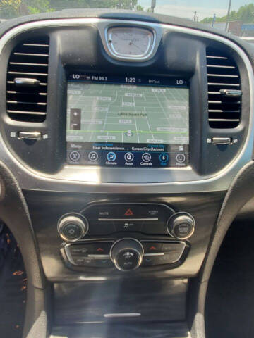 2017 Chrysler 300 Limited