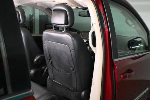 2011 Chrysler Town and Country Touring-L