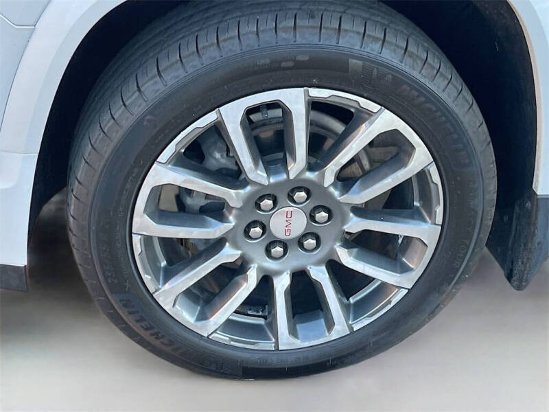 2022 GMC Acadia Denali