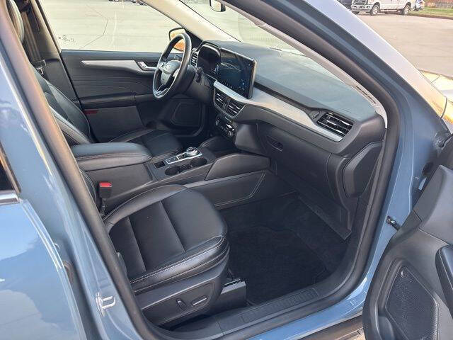 2025 Ford Escape Platinum