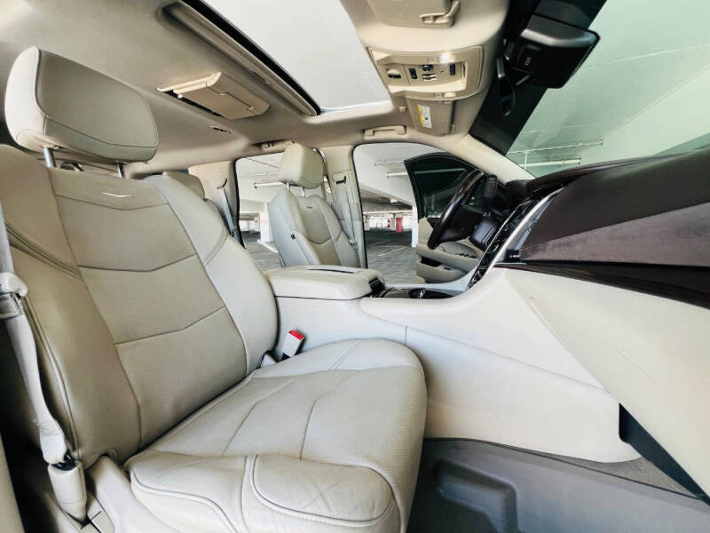 2015 Cadillac Escalade Luxury