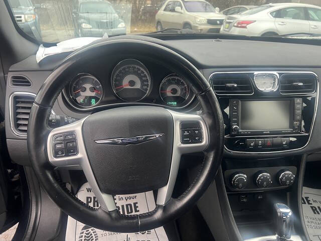 2011 Chrysler 200 Limited