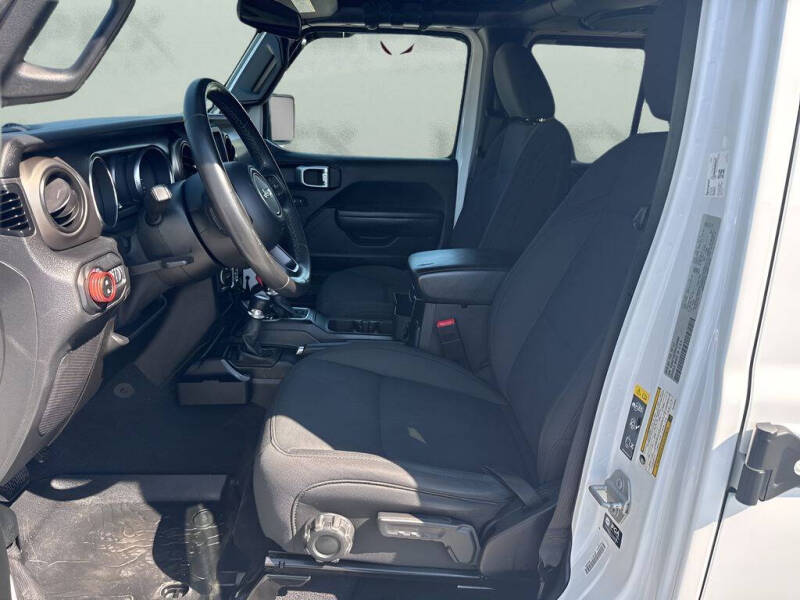 2021 Jeep Gladiator Willys