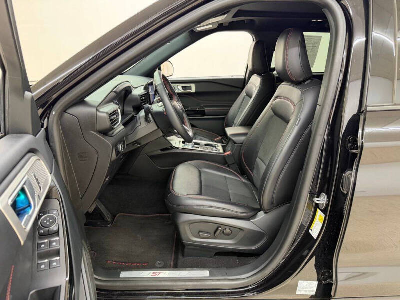 2024 Ford Explorer ST-Line