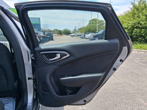 2016 Chrysler 200 Limited