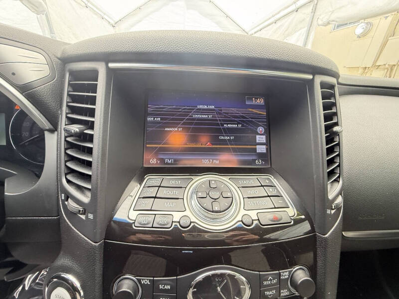 2017 Infiniti QX70