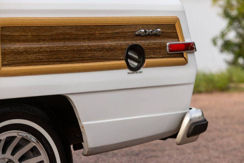 1989 Jeep Grand Wagoneer