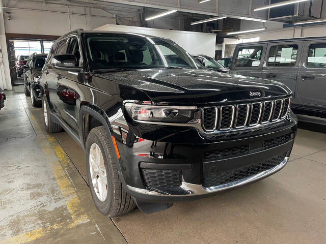 2023 Jeep Grand Cherokee L Laredo's photo