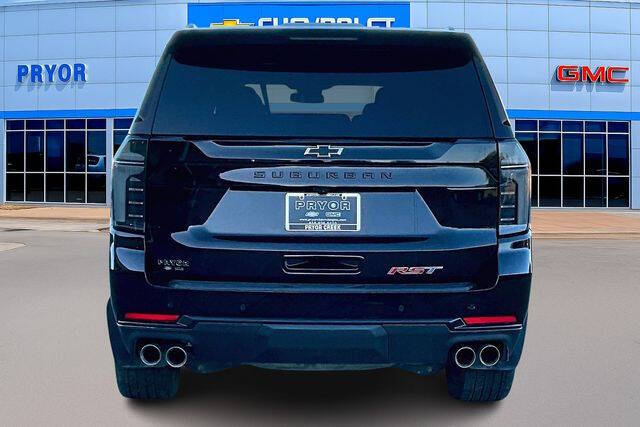2025 Chevrolet Suburban RST