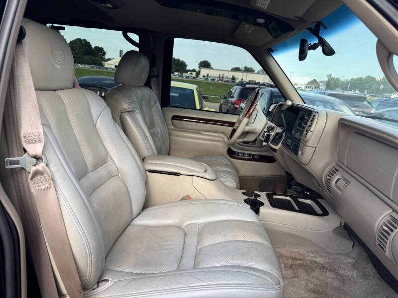 2000 Cadillac Escalade