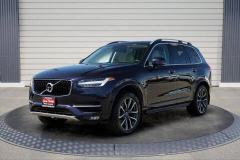 2017 Volvo XC90 T6 Momentum