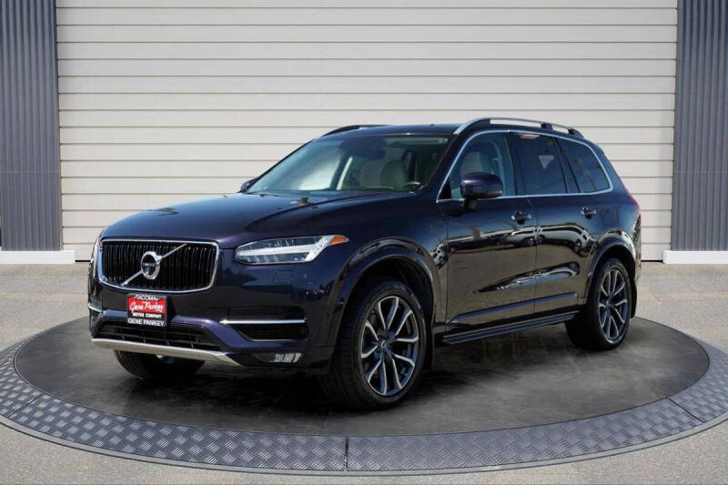 2017 Volvo XC90 T6 Momentum